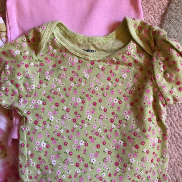 (4) Baby Girl SS Size 18 mo Onsies for Spring! - Picture 3 of 4